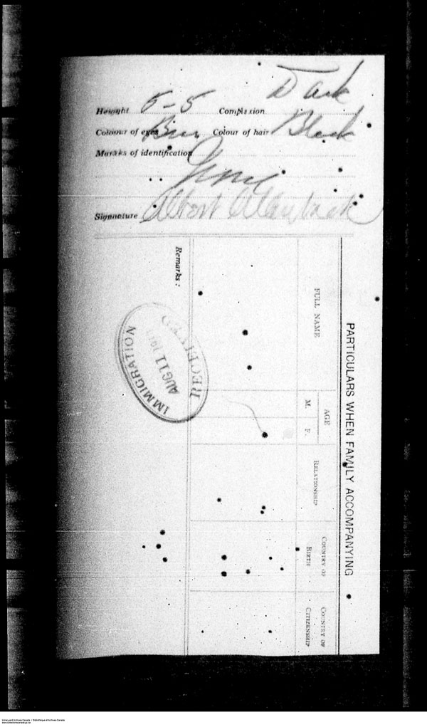 Title: Border Entry, Form 30, 1919-1924 - Mikan Number: 161377 - Microform: t-15250