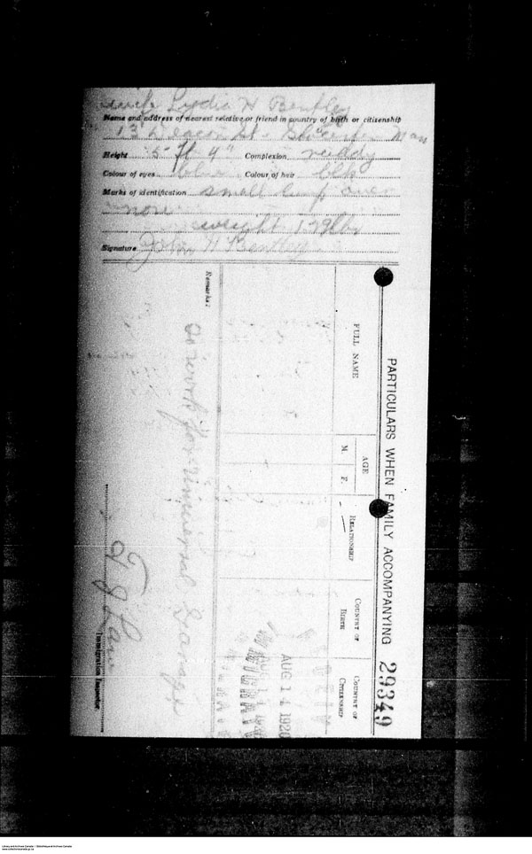 Title: Border Entry, Form 30, 1919-1924 - Mikan Number: 161377 - Microform: t-15256