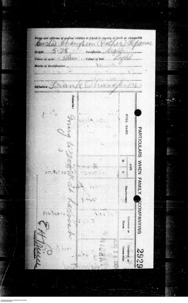 Title: Border Entry, Form 30, 1919-1924 - Mikan Number: 161377 - Microform: t-15266