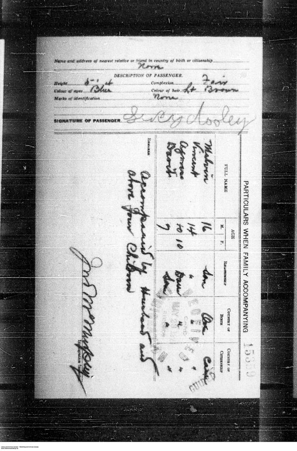 Title: Border Entry, Form 30, 1919-1924 - Mikan Number: 161377 - Microform: t-15274