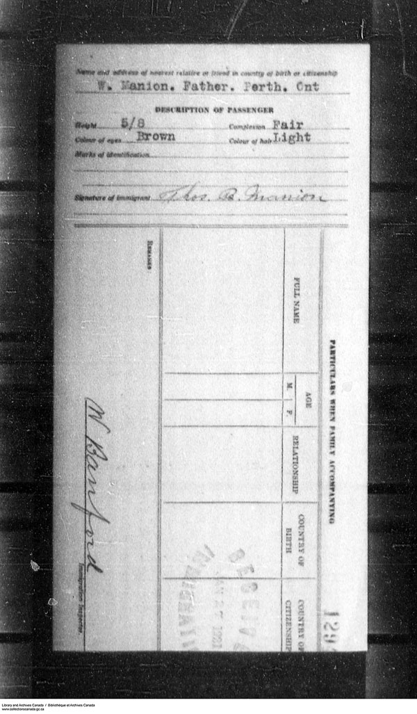 Title: Border Entry, Form 30, 1919-1924 - Mikan Number: 161377 - Microform: t-15304