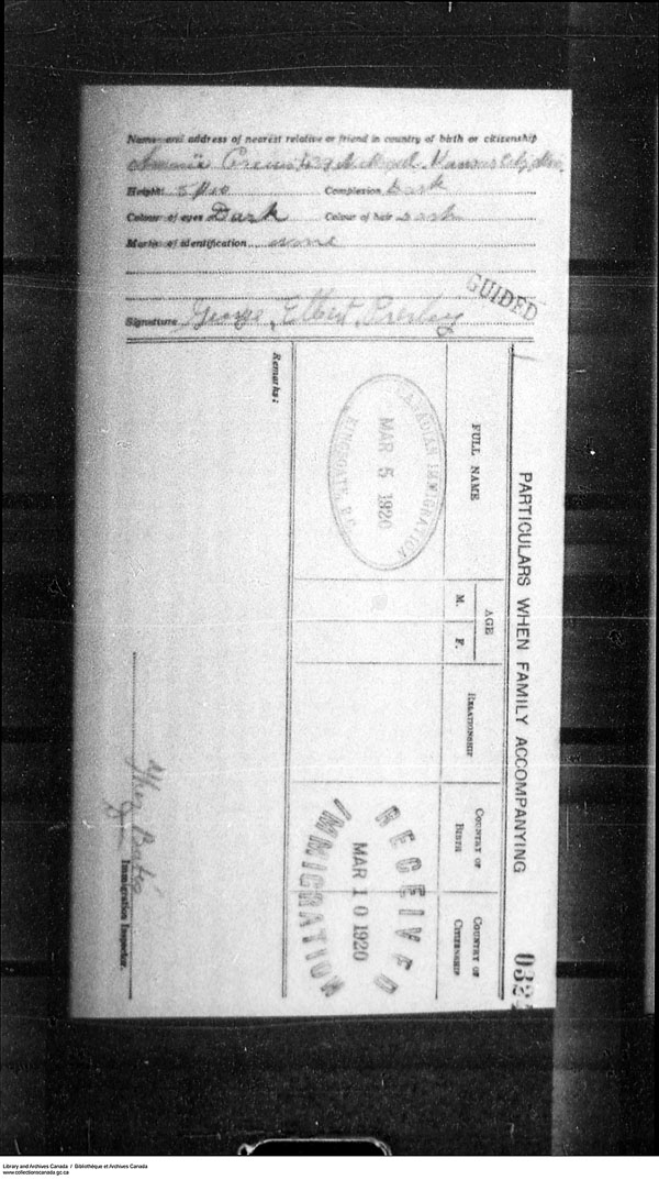 Title: Border Entry, Form 30, 1919-1924 - Mikan Number: 161377 - Microform: t-15319