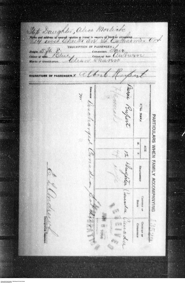 Title: Border Entry, Form 30, 1919-1924 - Mikan Number: 161377 - Microform: t-15325