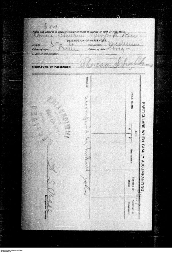 Title: Border Entry, Form 30, 1919-1924 - Mikan Number: 161377 - Microform: t-15327