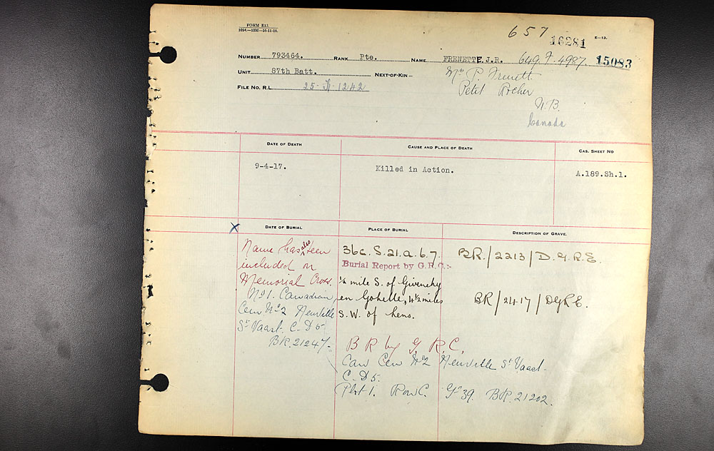 Titre : Registres de spultures de guerre du Commonwealth, Premire Guerre mondiale - N d'enregistrement Mikan : 46246 - Microforme : 31830_B034751